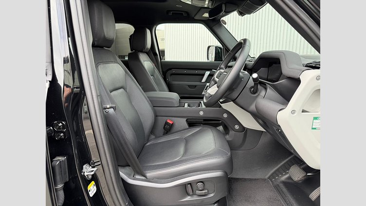 2023 認定中古車 Land Rover Defender 110 アイガーグレイ D300 AWD（AT） X-DYNAMIC SE