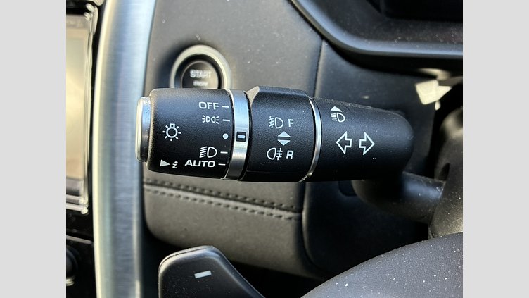 2019 認定中古車 Land Rover Discovery ファラロンブラック（プレミアムメタリック） 3.0リッター V6スーパーチャージドガソリンエンジン（250kW/340PS） HSE