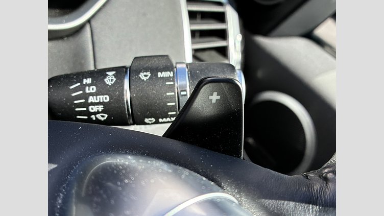 2019 認定中古車 Land Rover Discovery ファラロンブラック（プレミアムメタリック） 3.0リッター V6スーパーチャージドガソリンエンジン（250kW/340PS） HSE