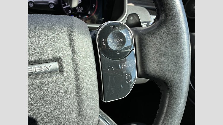 2019 認定中古車 Land Rover Discovery ファラロンブラック（プレミアムメタリック） 3.0リッター V6スーパーチャージドガソリンエンジン（250kW/340PS） HSE