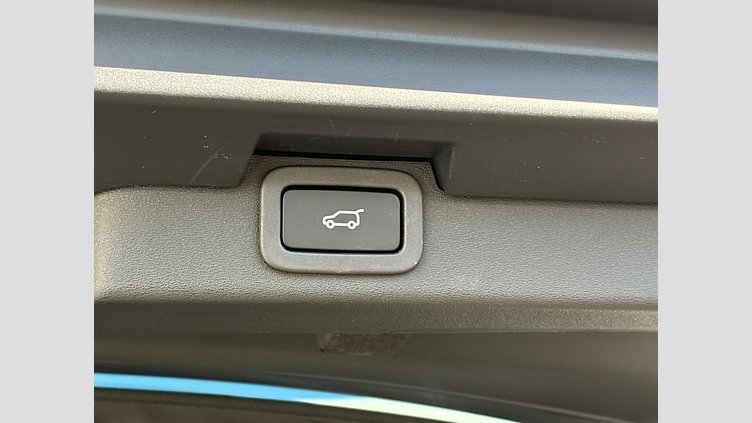 2019 認定中古車 Land Rover Discovery ファラロンブラック（プレミアムメタリック） 3.0リッター V6スーパーチャージドガソリンエンジン（250kW/340PS） HSE