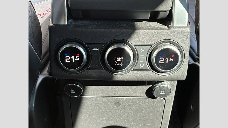 2019 認定中古車 Land Rover Discovery ファラロンブラック（プレミアムメタリック） 3.0リッター V6スーパーチャージドガソリンエンジン（250kW/340PS） HSE