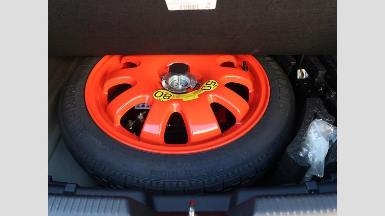 2016 認定中古車 Jaguar XE サントリーニブラック ２Lディーゼルエンジン プレステージ