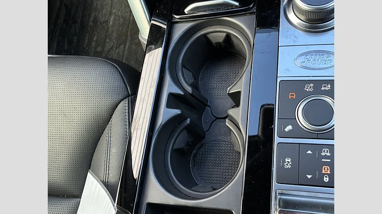 2019 認定中古車 Land Rover Discovery ファラロンブラック（プレミアムメタリック） 3.0リッター V6スーパーチャージドガソリンエンジン（250kW/340PS） HSE