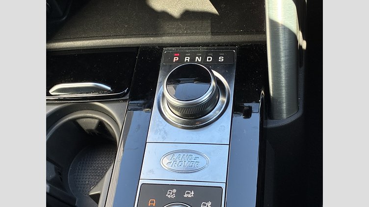 2019 認定中古車 Land Rover Discovery ファラロンブラック（プレミアムメタリック） 3.0リッター V6スーパーチャージドガソリンエンジン（250kW/340PS） HSE