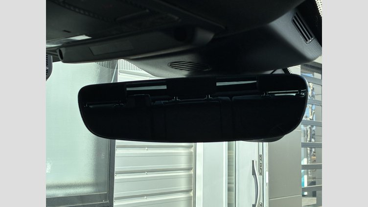 2019 認定中古車 Land Rover Discovery ファラロンブラック（プレミアムメタリック） 3.0リッター V6スーパーチャージドガソリンエンジン（250kW/340PS） HSE