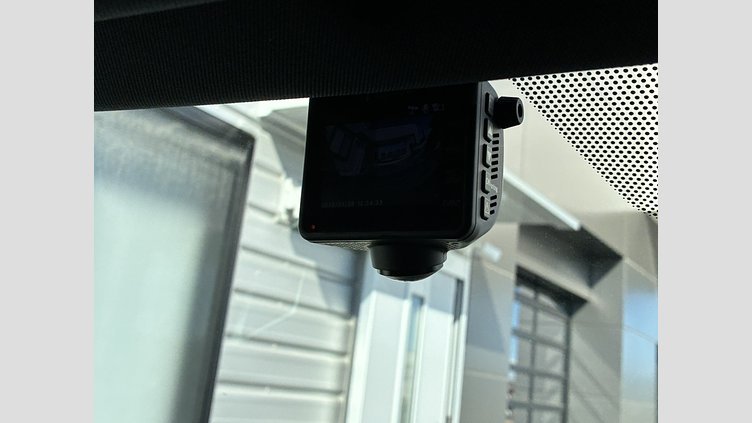 2019 認定中古車 Land Rover Discovery ファラロンブラック（プレミアムメタリック） 3.0リッター V6スーパーチャージドガソリンエンジン（250kW/340PS） HSE