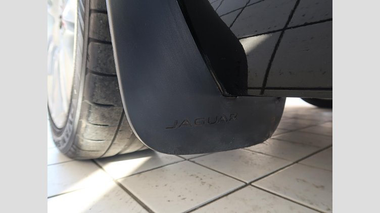 2016 認定中古車 Jaguar XE サントリーニブラック ２Lディーゼルエンジン プレステージ