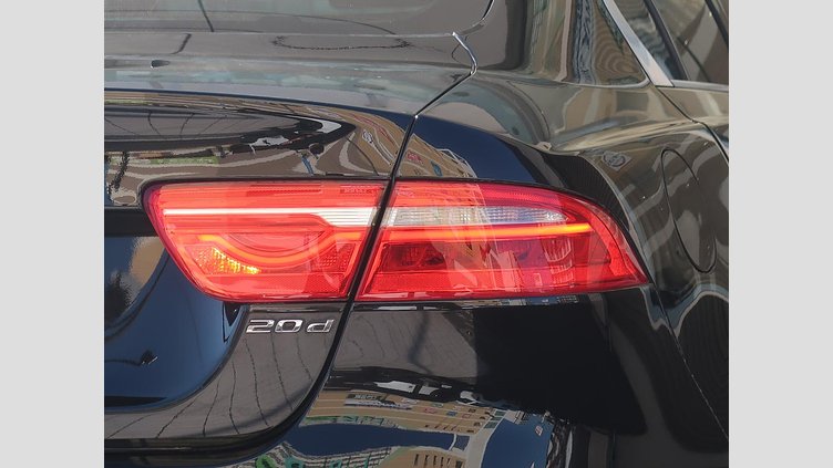 2016 認定中古車 Jaguar XE サントリーニブラック ２Lディーゼルエンジン プレステージ