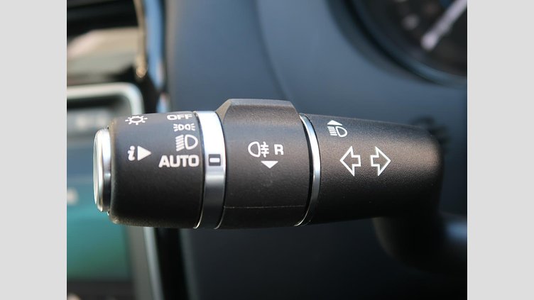 2016 認定中古車 Jaguar XE サントリーニブラック ２Lディーゼルエンジン プレステージ