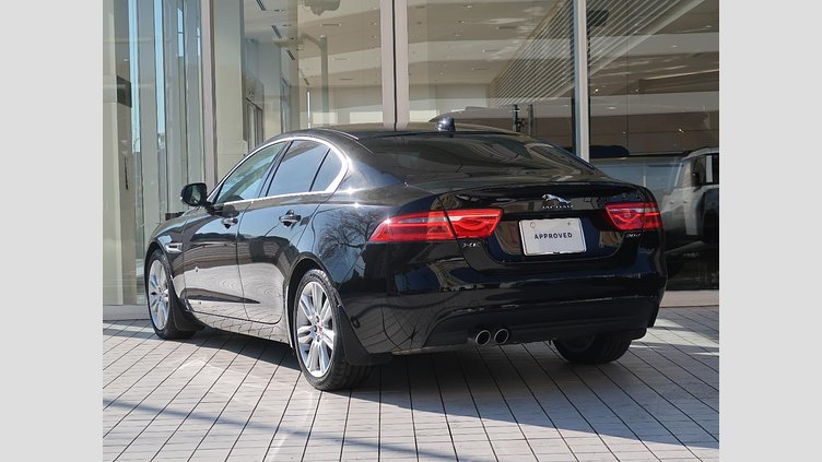 2016 認定中古車 Jaguar XE サントリーニブラック ２Lディーゼルエンジン プレステージ