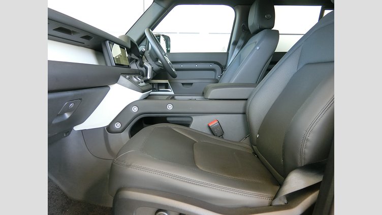 2024 認定中古車 Land Rover Defender 110 サントリーニブラック P300 AWD（AT） SE