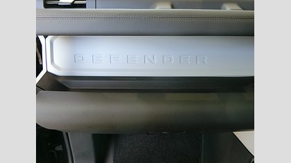 Defender 110 23