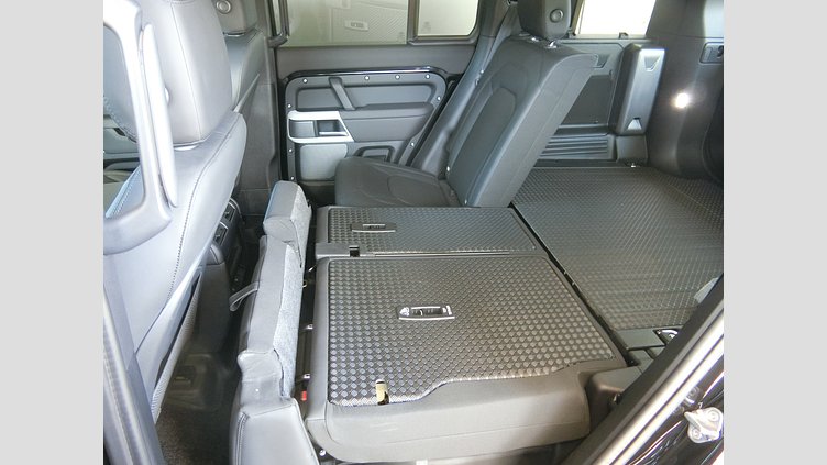 2024 認定中古車 Land Rover Defender 110 サントリーニブラック P300 AWD（AT） SE