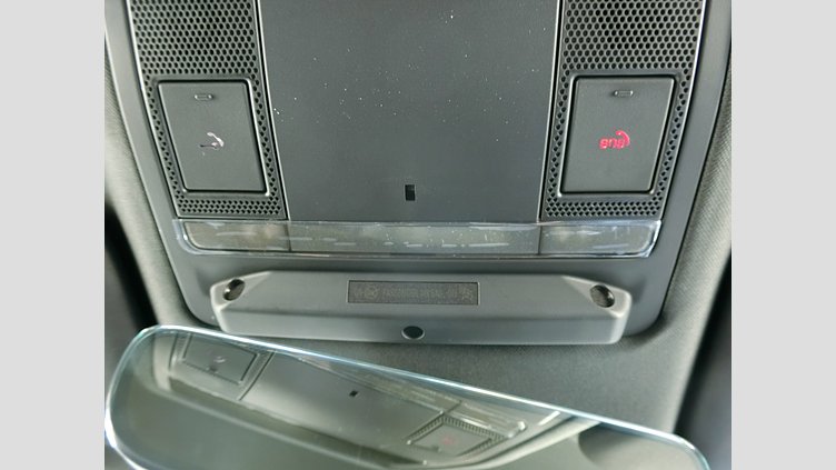 2024 認定中古車 Land Rover Defender 110 サントリーニブラック P300 AWD（AT） SE