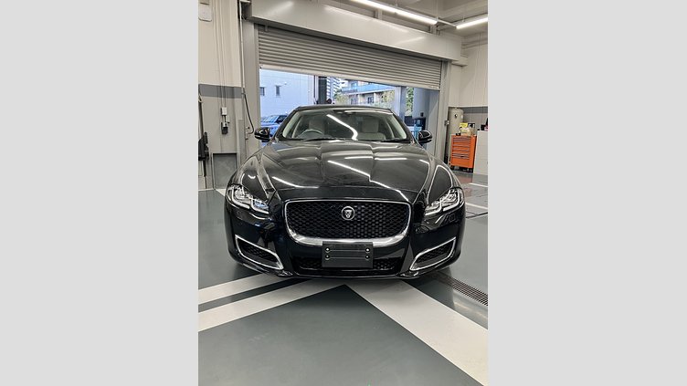 2018 認定中古車 Jaguar XJ Santorini Black 3.0 litre V6 Supercharged Petrol XJ50