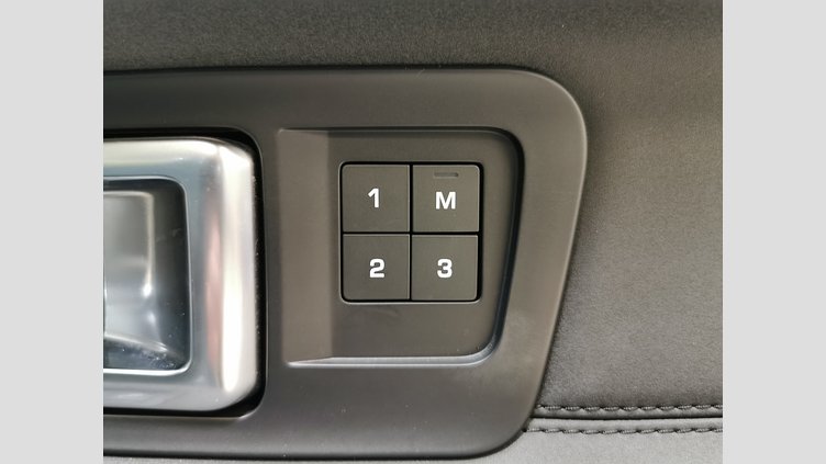 2018 認定中古車 Land Rover Discovery Sport Byron Blue 2.0 litre i4P​ HSE