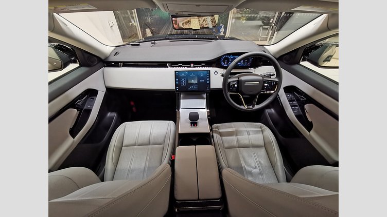 2024 認定中古車 Land Rover Range Rover Evoque サントリーニブラック D200マイルドハイブリッド（ディーゼル） スタンダードホイールベース S