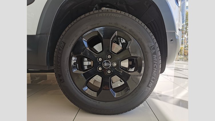 2022 認定中古車 Land Rover Defender 90 フジホワイト P300 AWD（AT） SE