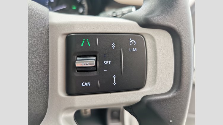 2022 認定中古車 Land Rover Defender 90 フジホワイト P300 AWD（AT） SE