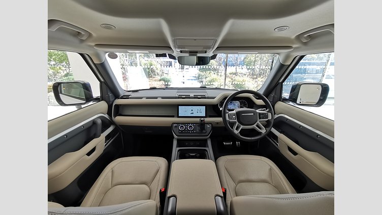 2022 認定中古車 Land Rover Defender 90 フジホワイト P300 AWD（AT） SE