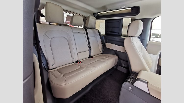 2022 認定中古車 Land Rover Defender 90 フジホワイト P300 AWD（AT） SE