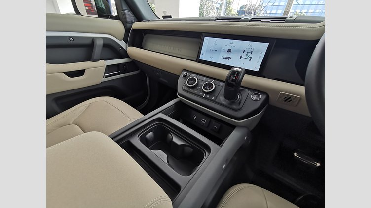 2022 認定中古車 Land Rover Defender 90 フジホワイト P300 AWD（AT） SE