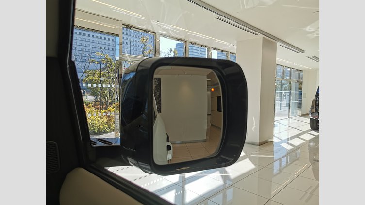 2022 認定中古車 Land Rover Defender 90 フジホワイト P300 AWD（AT） SE