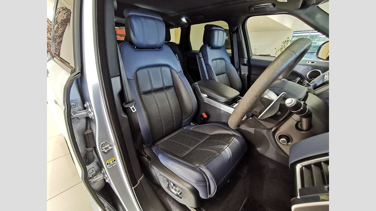 2021 認定中古車 Land Rover Range Rover Sport ハクバシルバー INGENIUM 3.0L 6気筒ガソリン MHEV 400PS HST