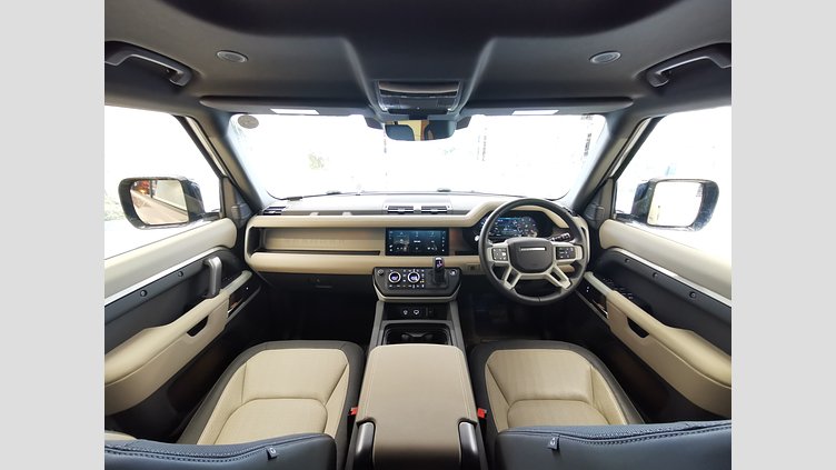 2023 認定中古車 Land Rover Defender 110 シリコンシルバー D300 AWD（AT） X-DYNAMIC SE