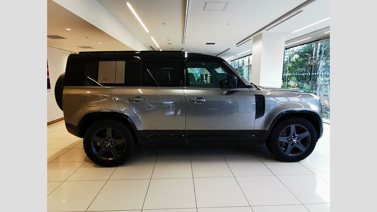 2023 認定中古車 Land Rover Defender 110 シリコンシルバー D300 AWD（AT） X-DYNAMIC SE