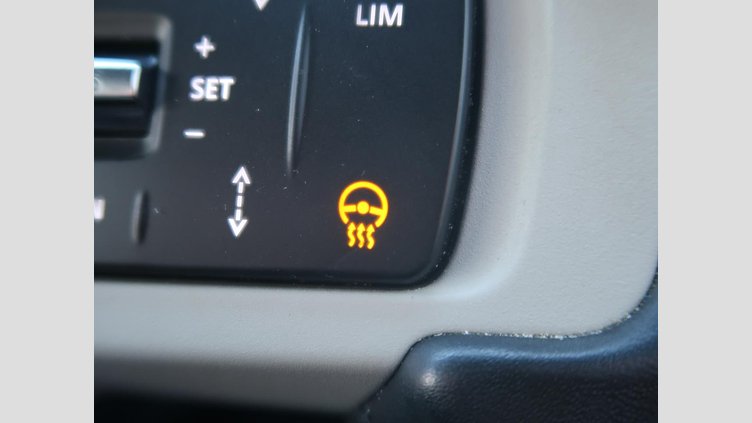 2021 認定中古車 Land Rover Defender 110 ユーロンホワイト D300 AWD（AT） X-DYNAMIC SE