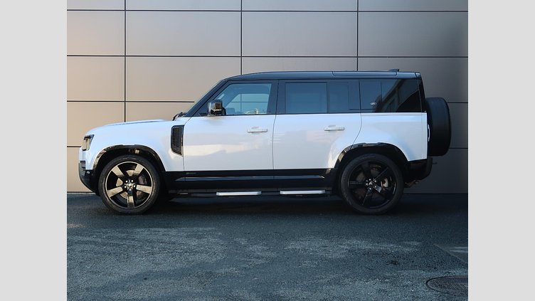 2021 認定中古車 Land Rover Defender 110 ユーロンホワイト D300 AWD（AT） X-DYNAMIC SE