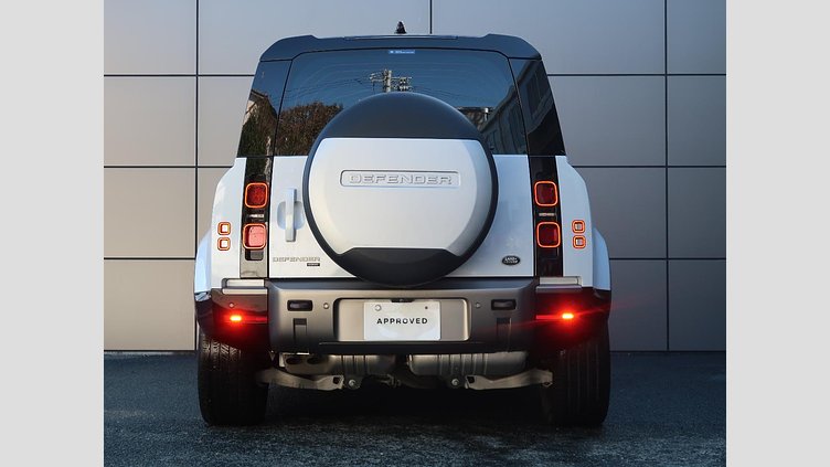 2021 認定中古車 Land Rover Defender 110 ユーロンホワイト D300 AWD（AT） X-DYNAMIC SE