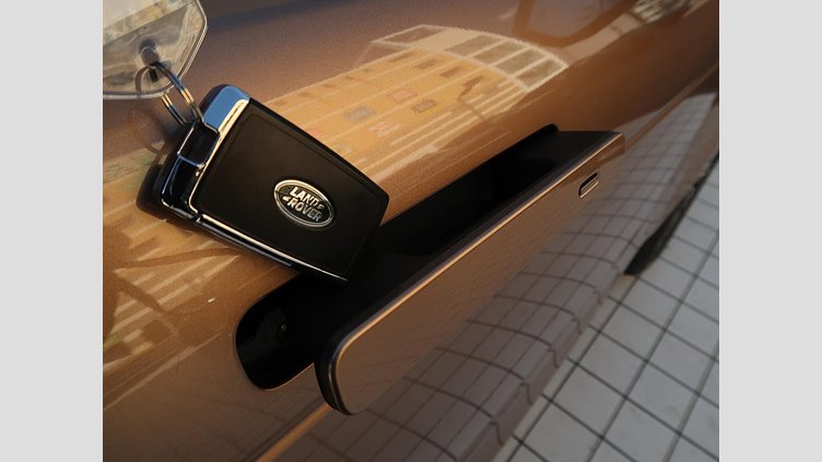 2023 認定中古車 Land Rover Range Rover Evoque コリンシアンブロンズ P250（ガソリン） スタンダードホイールベース AUTOBIOGRAPHY