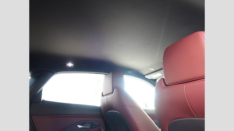 2024 認定中古車 Jaguar E-Pace オストゥーニパールホワイト D200マイルドハイブリッド（ディーゼル） R-DYNAMIC SE