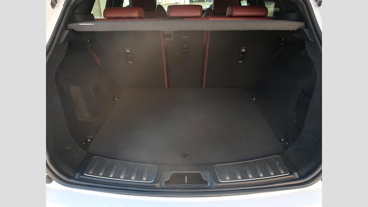 2024 認定中古車 Jaguar E-Pace オストゥーニパールホワイト D200マイルドハイブリッド（ディーゼル） R-DYNAMIC SE