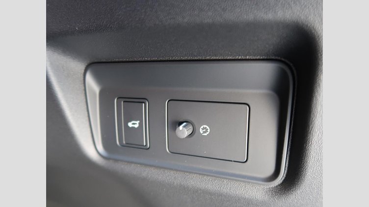 2024 認定中古車 Jaguar E-Pace オストゥーニパールホワイト D200マイルドハイブリッド（ディーゼル） R-DYNAMIC SE