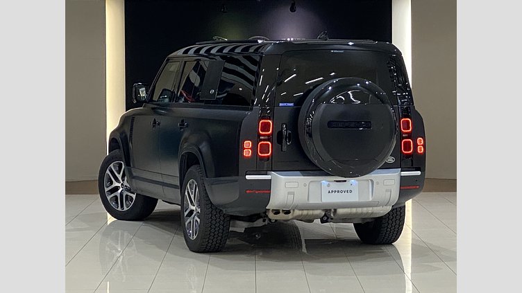 2023 認定中古車 Land Rover Defender 130 サントリーニブラック D300 AWD AUTOMATIC MHEV SE　EASTNOR Edition