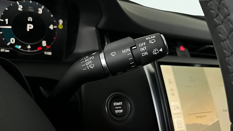 2024 Approved Land Rover Discovery Sport Silicon Silver D200 Diesel MHEV Standardowy rozstaw osi Dynamic SE