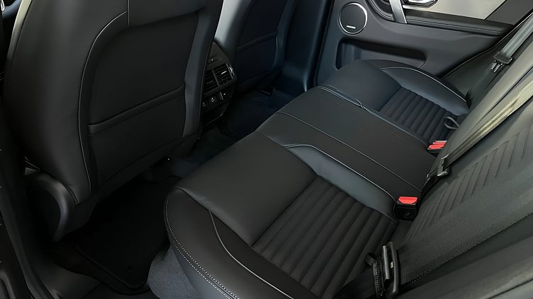 2024 Approved Land Rover Discovery Sport Silicon Silver D200 Diesel MHEV Standardowy rozstaw osi Dynamic SE