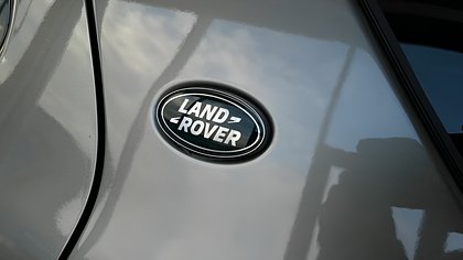 Discovery Sport 9