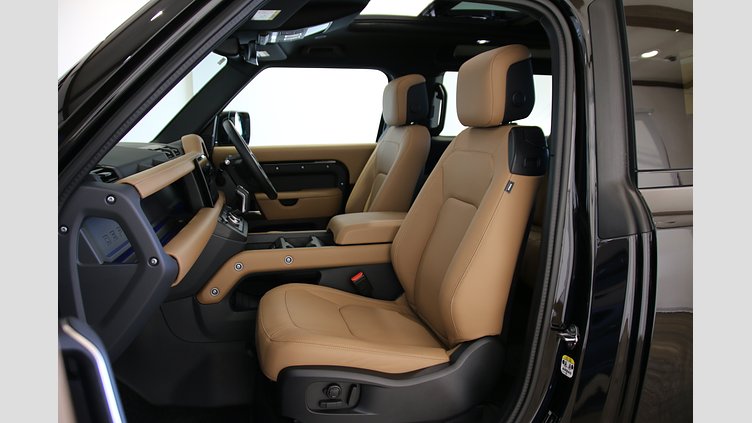 2025 認定中古車 Land Rover Defender 90 サントリーニブラック D350 ディーゼルマイルドハイブリッド X-Dynamic HSE