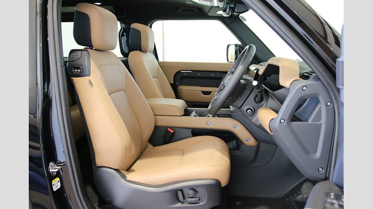 2025 認定中古車 Land Rover Defender 90 サントリーニブラック D350 ディーゼルマイルドハイブリッド X-Dynamic HSE