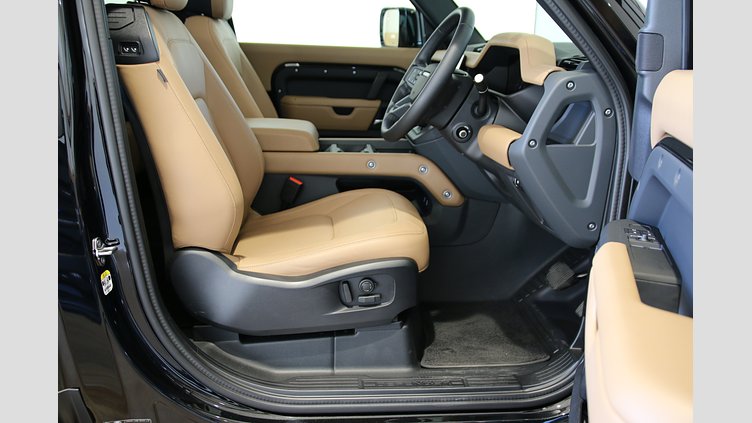 2025 認定中古車 Land Rover Defender 90 サントリーニブラック D350 ディーゼルマイルドハイブリッド X-Dynamic HSE