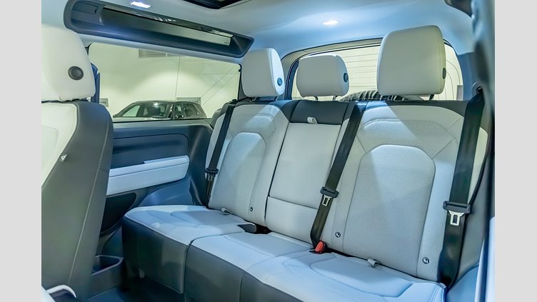 2025 New Land Rover Defender 90 Tasman Blue 3.0 Diesel MHEV S