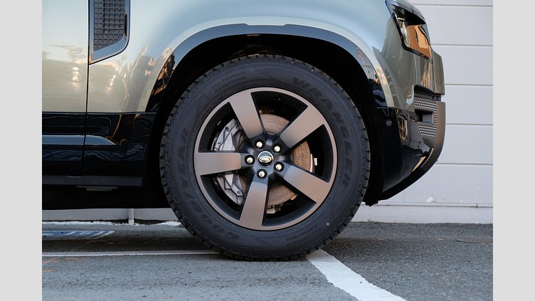 2025 認定中古車 Land Rover Defender 90 パンゲアグリーン D350 ディーゼルマイルドハイブリッド X-Dynamic HSE