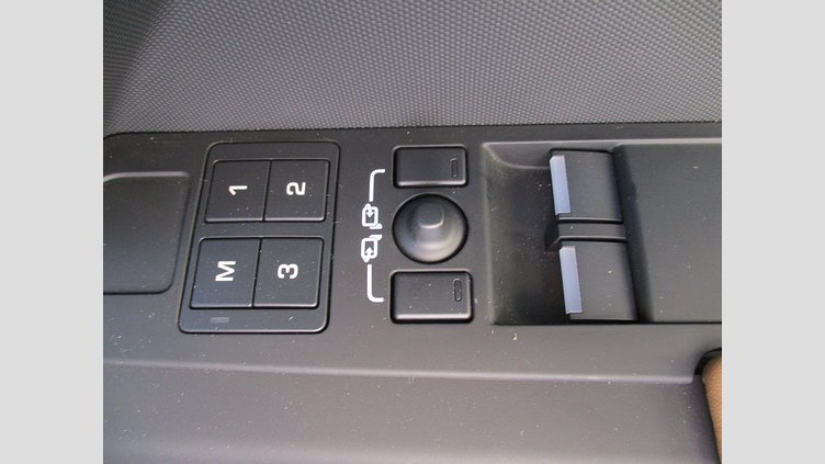 2024 認定中古車 Land Rover Defender 90 カルパチアングレイ D350 ディーゼルマイルドハイブリッド X-Dynamic HSE