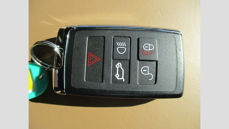 2024 認定中古車 Land Rover Defender 90 カルパチアングレイ D350 ディーゼルマイルドハイブリッド X-Dynamic HSE