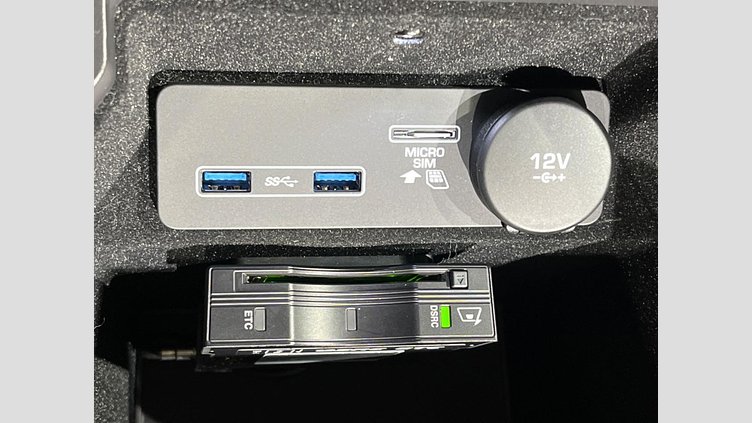 2018 認定中古車 Jaguar E-Pace サントリーニブラック D180 オートマチック全輪駆動 R-DYNAMIC S